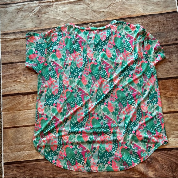 Women’s Sew In Love Tshirt Size 2x - Picture 2 of 5